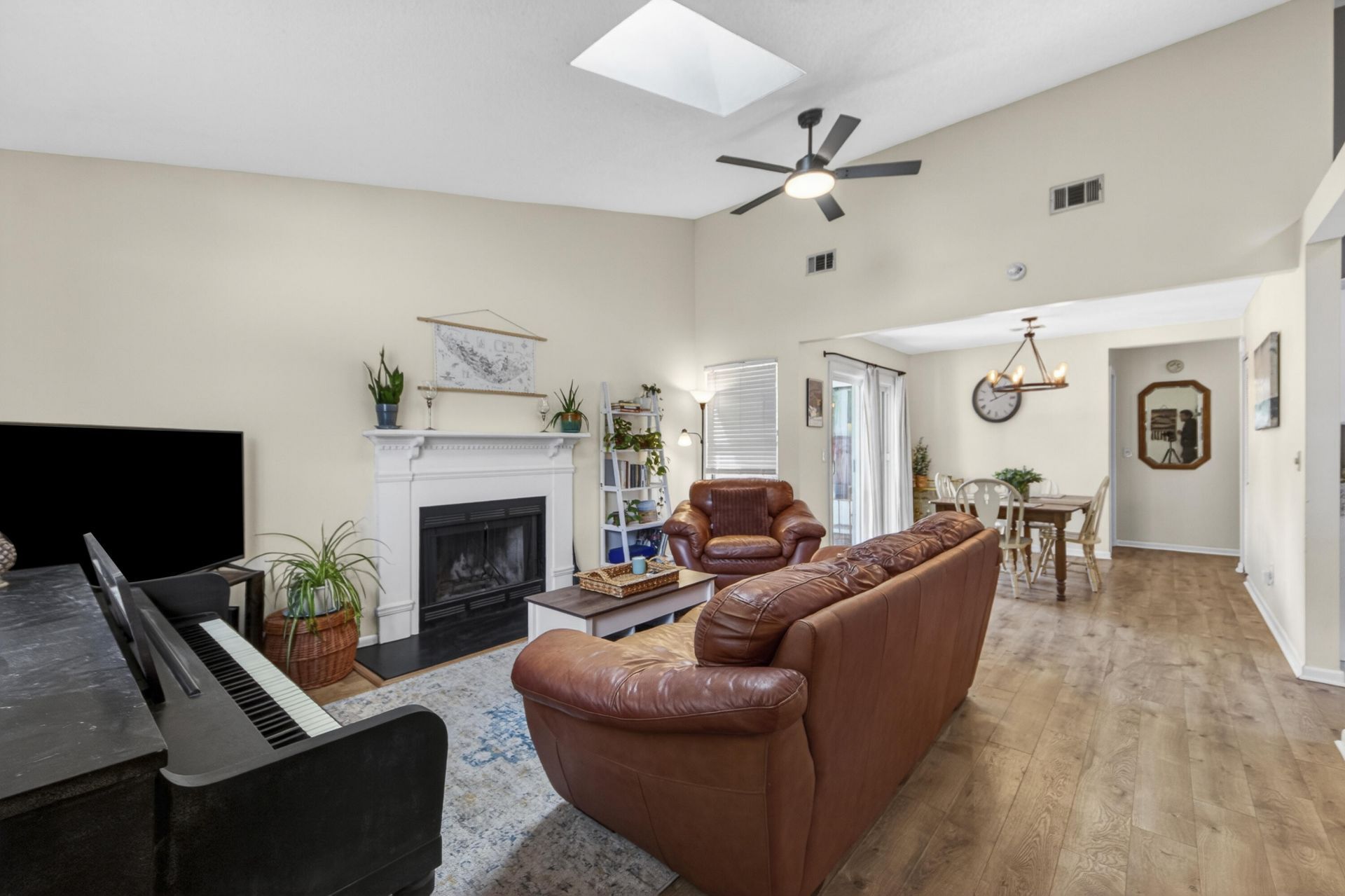 8313 Whitehaven Drive Photo 16