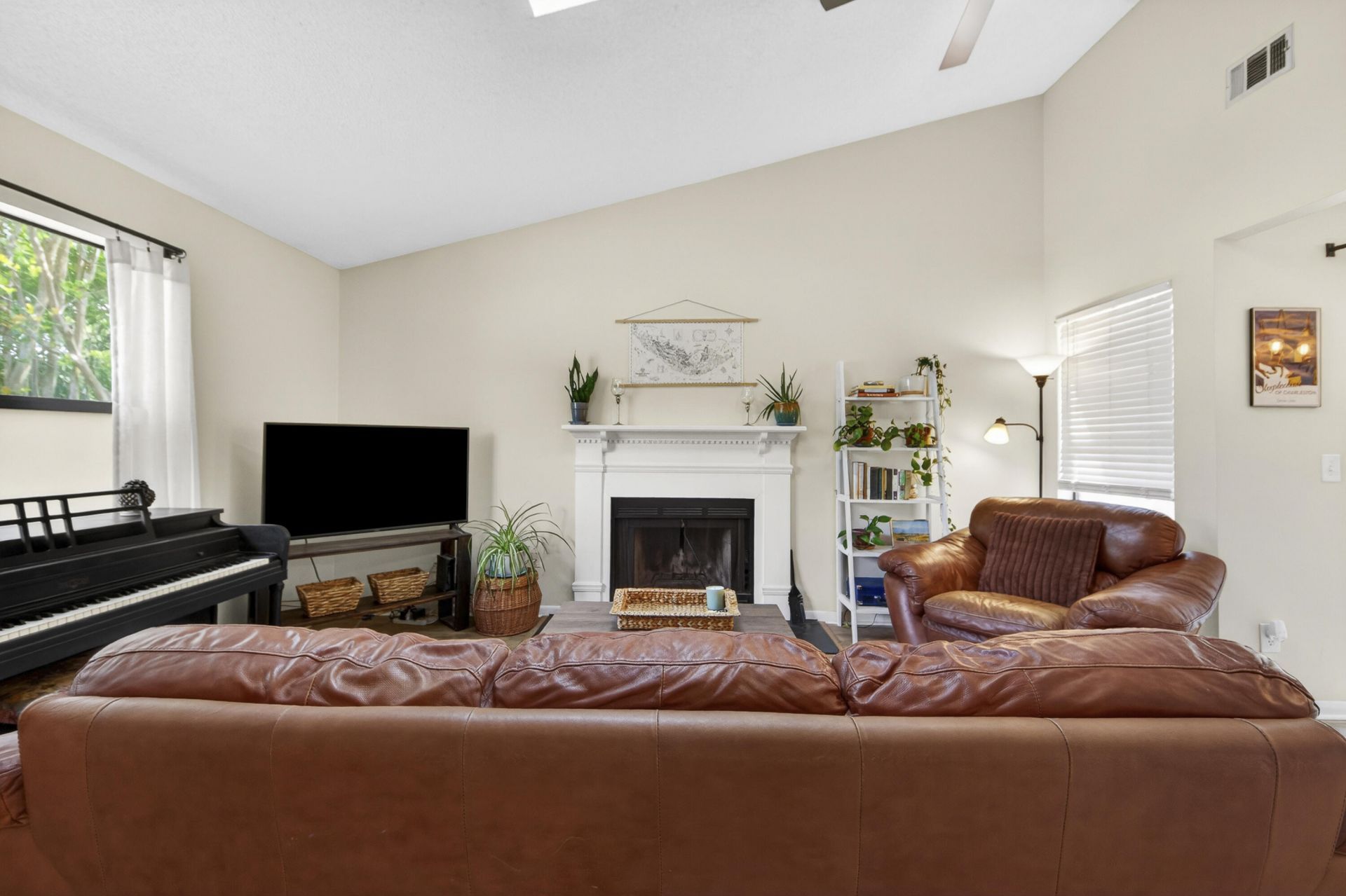 8313 Whitehaven Drive Photo 16