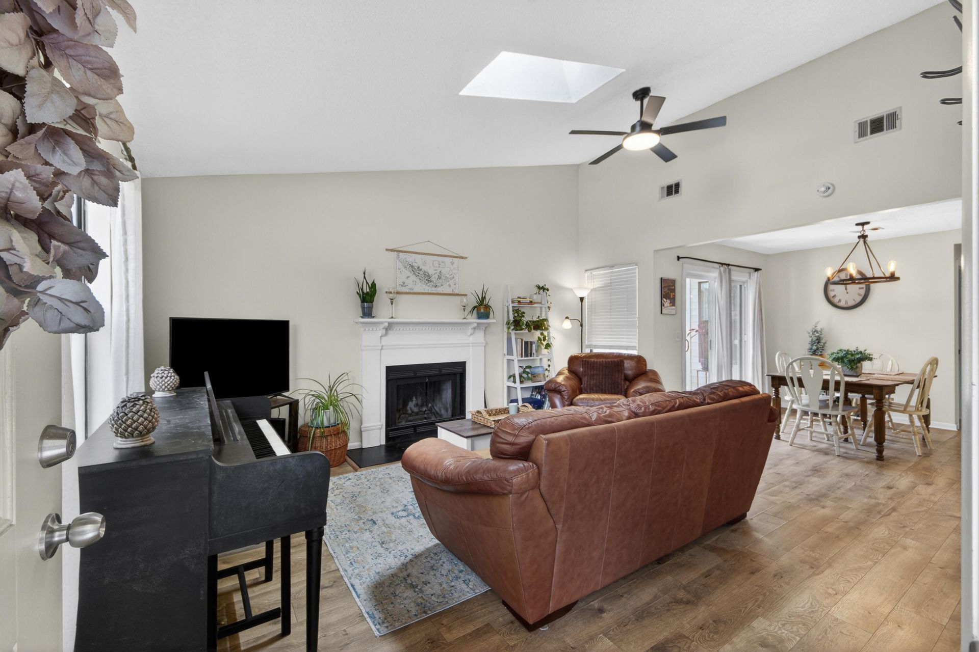 8313 Whitehaven Drive Photo 17