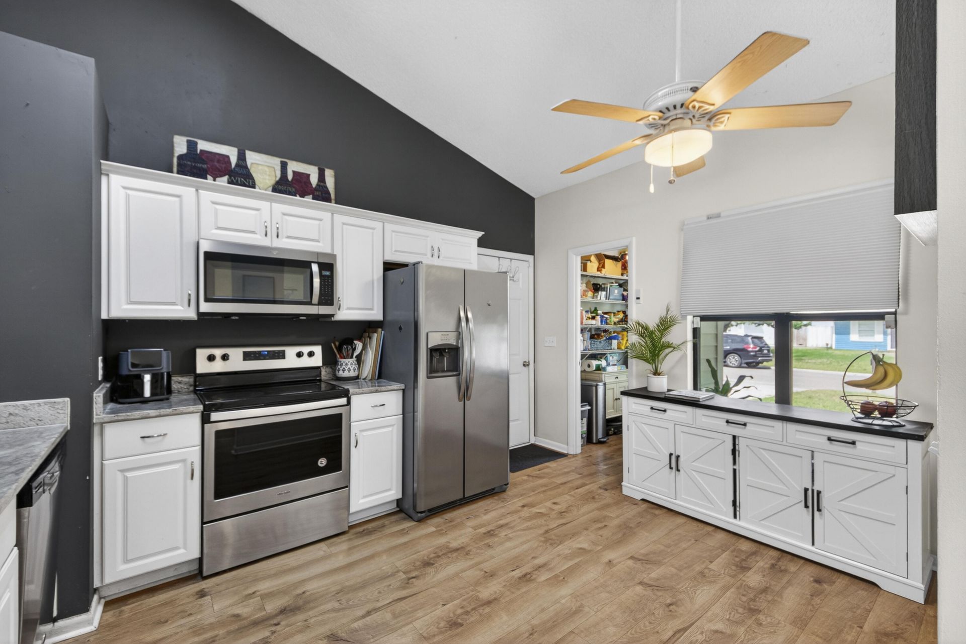 8313 Whitehaven Drive Photo 6