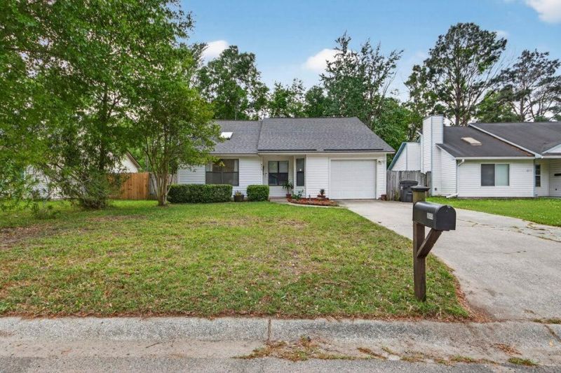 8313 Whitehaven Drive Photo 7