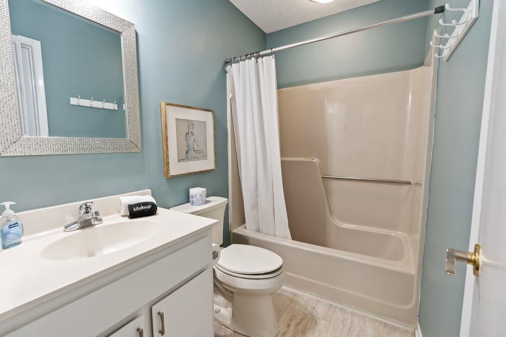 301 Club Circle Photo 13