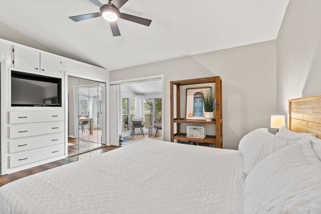 301 Club Circle Photo 15