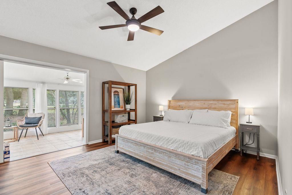 301 Club Circle Photo 16