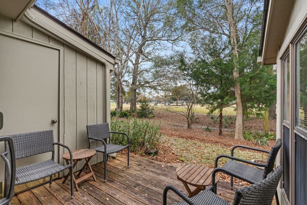 301 Club Circle Photo 21