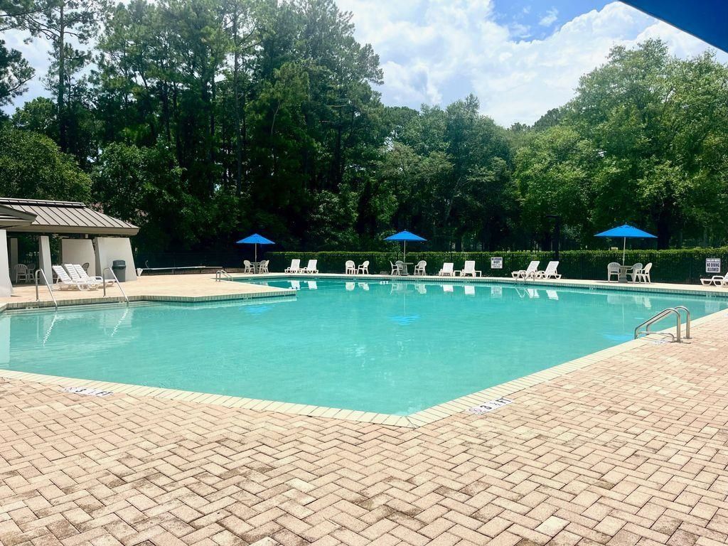 301 Club Circle Photo 27