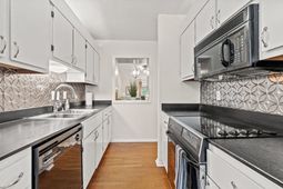 301 Club Circle photo 4