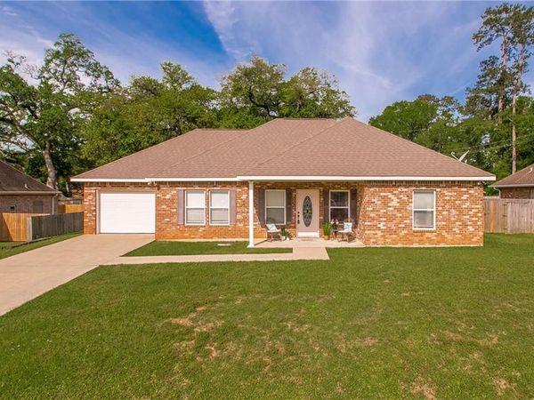 344 SILVERSTONE Circle, Ponchatoula, LA 70454