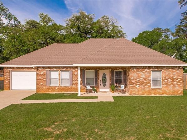 344 SILVERSTONE Circle, Ponchatoula, LA 70454