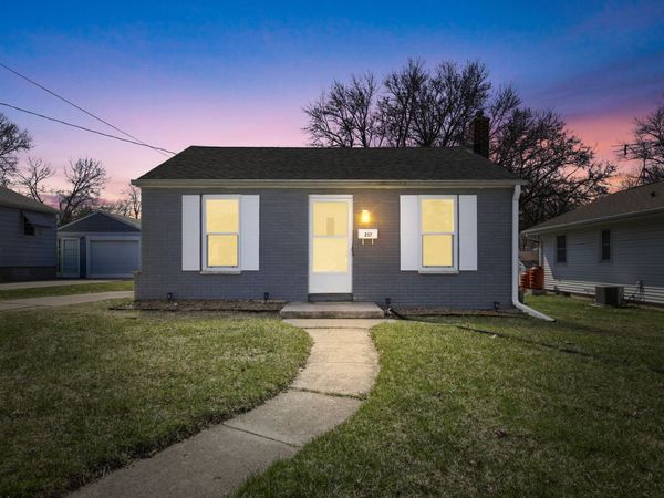 257 W Loos St, Hartford, WI 53027