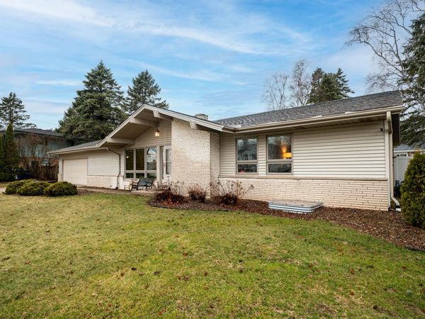 955 W Whitefish Rd, Port Washington, WI 53074