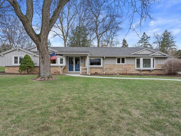 17505 Azure Ln, Brookfield, WI 53045
