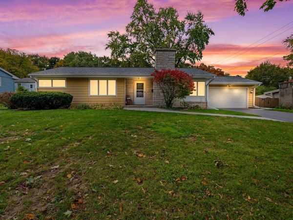 1011 E Wabash Ave, Waukesha, WI 53186