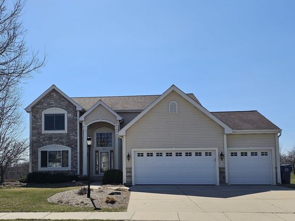 2107 Willow Pond Way, Port Washington, WI 53024
