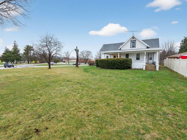 330 W Jefferson St, Elkhorn, WI 53121