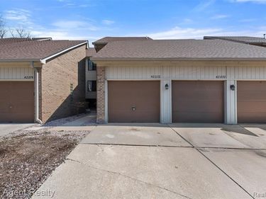 42372 Lochmoor Street, Clinton Twp, MI 48038
