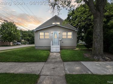 3690 Phillips Avenue, Berkley, MI 48072