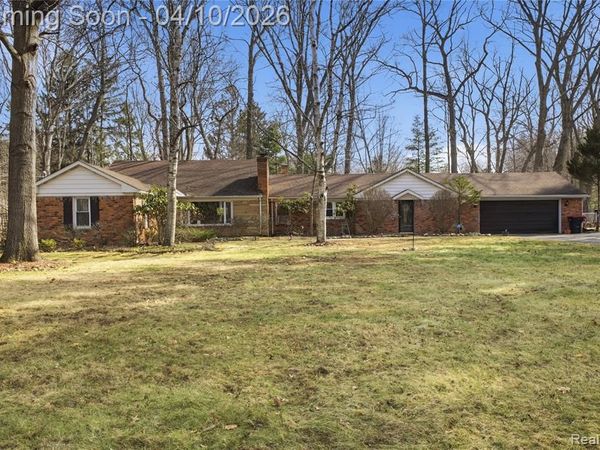 23640 Oak Glen Drive, Southfield, MI 48033
