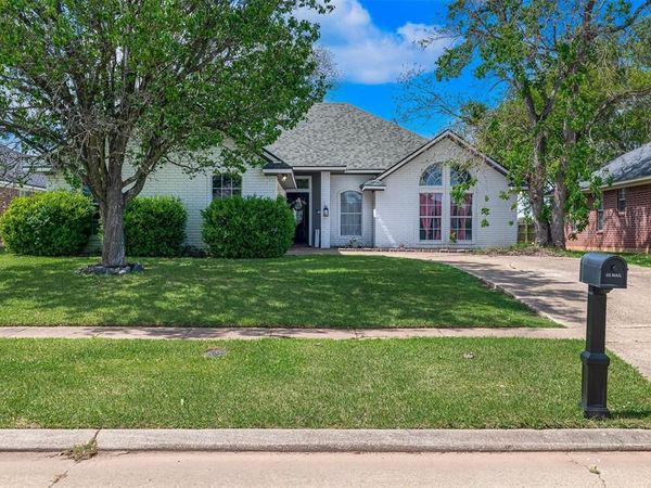 5902 Pampus Lane, Bossier City, LA 71112