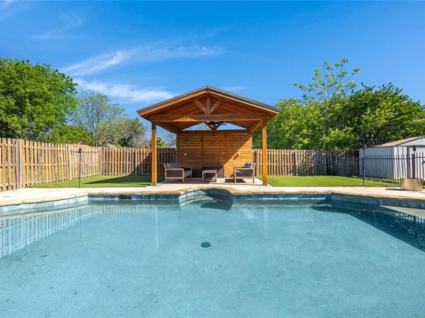 439 S Snyder Avenue, Justin, TX 76247