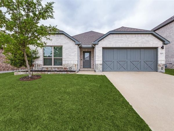 140 Chase Creek Drive, Lavon, TX 75166