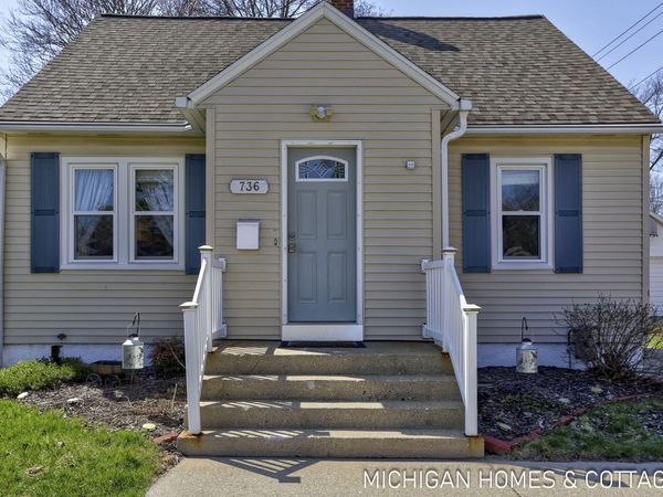 736 Lincoln Avenue, Holland, MI 49423