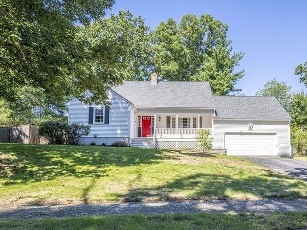 2 Toni Ln, Franklin, MA 02038