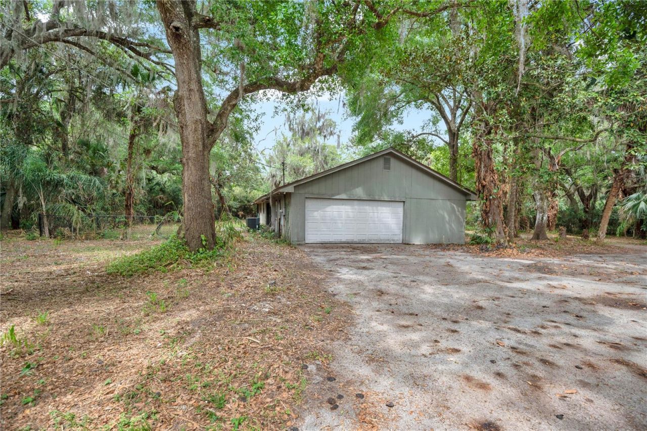 599 Lake Geneva Road , Geneva, FL 32732 Photo