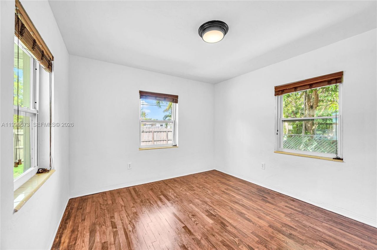 1280 NE 115th St, Miami, FL 33161 Photo