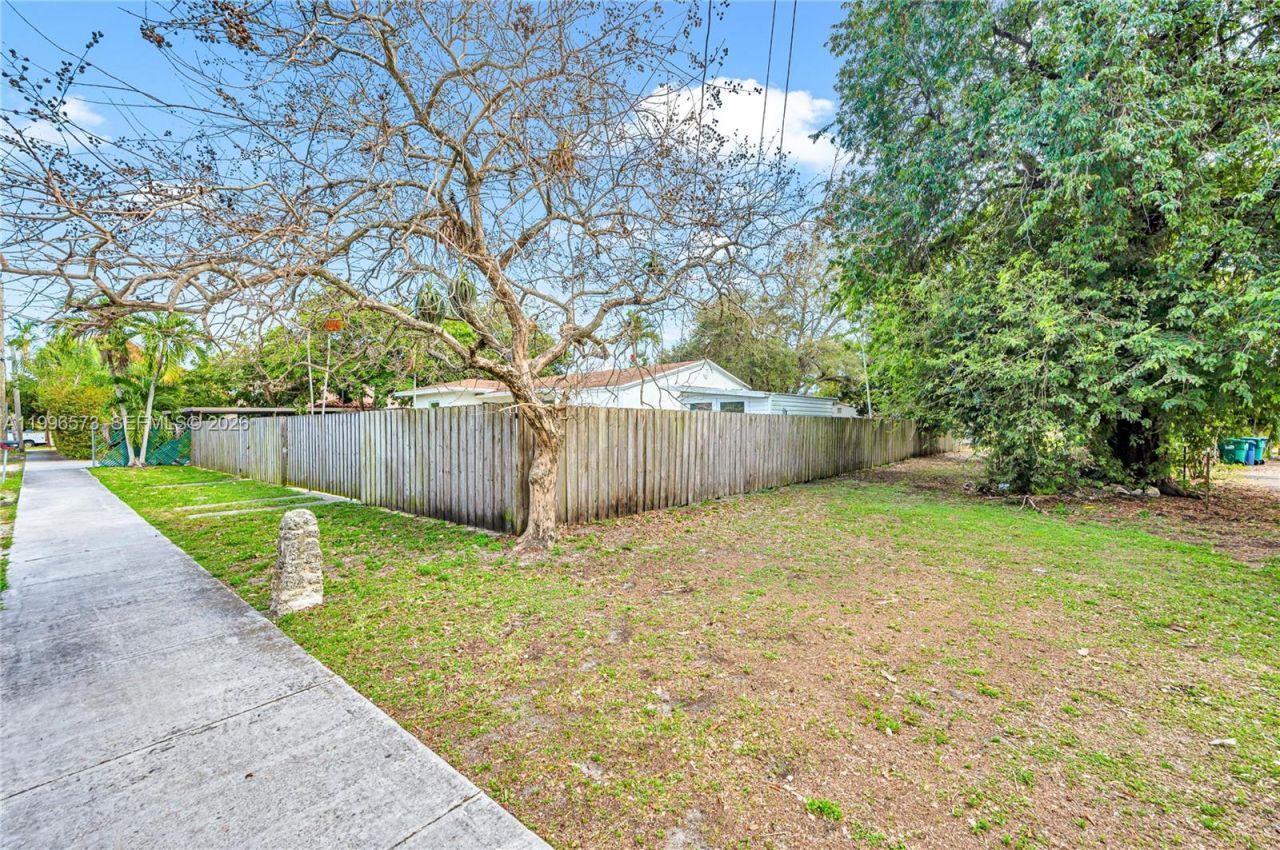 1280 NE 115th St, Miami, FL 33161 Photo