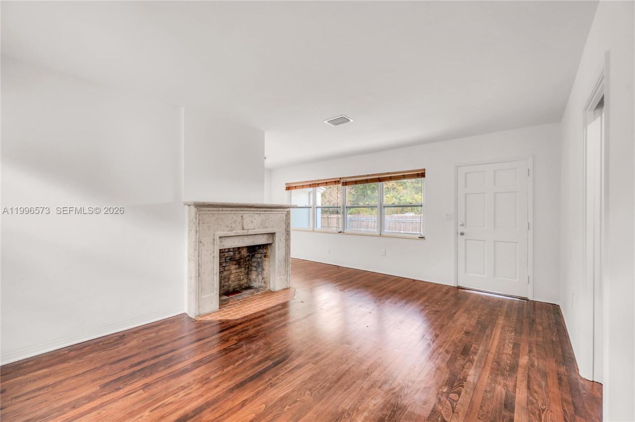 1280 NE 115th St, Miami, FL 33161 Photo