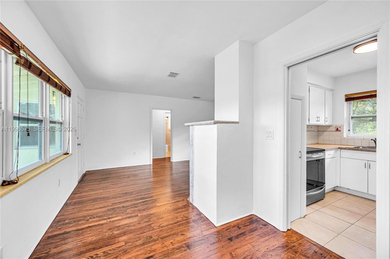 1280 NE 115th St, Miami, FL 33161 Photo