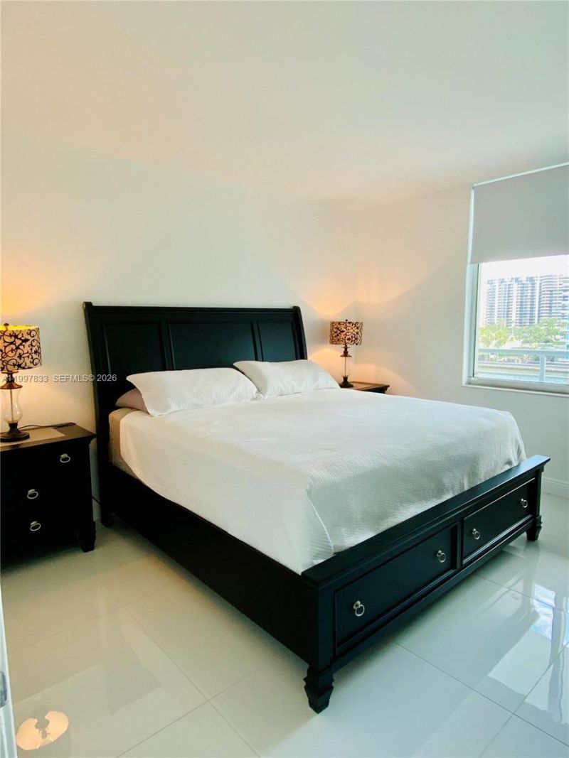 325 S Biscayne Blvd, Unit 717, Miami, FL 33131 Photo