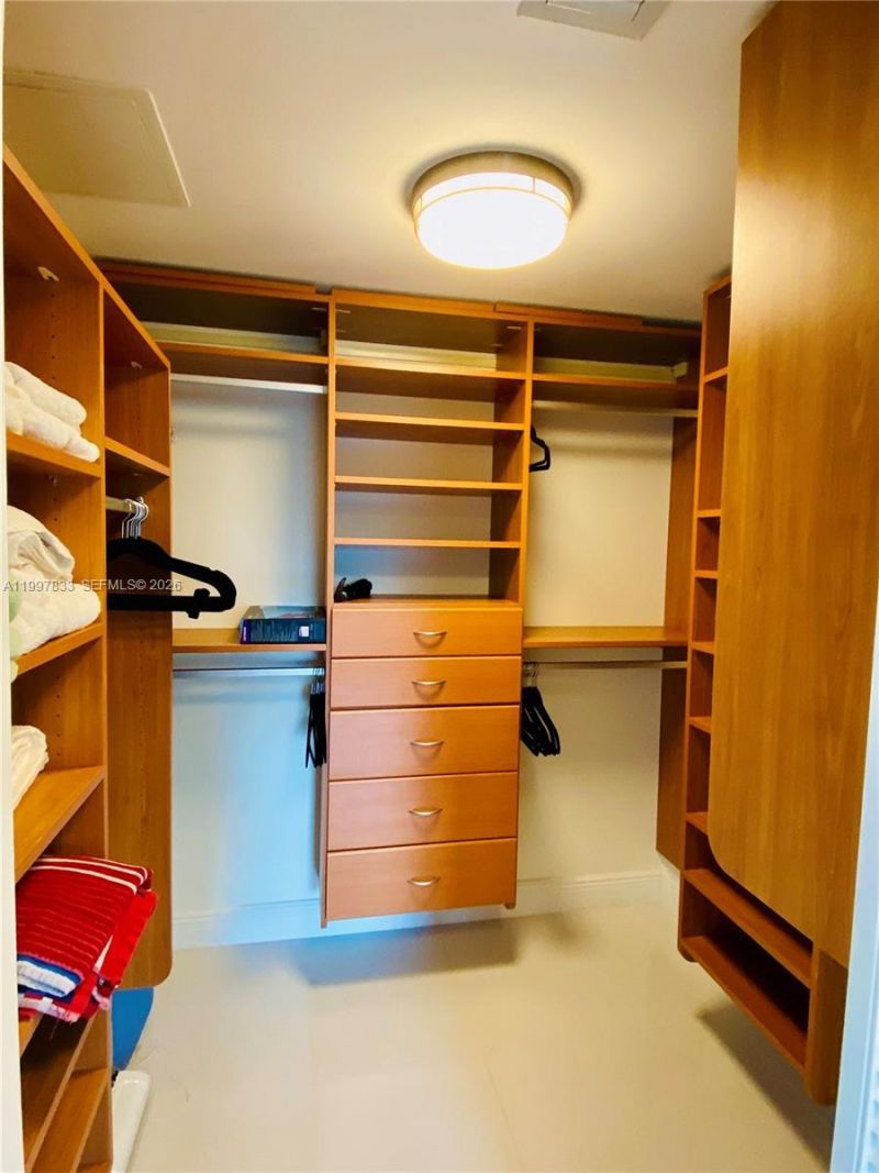 325 S Biscayne Blvd, Unit 717, Miami, FL 33131 Photo