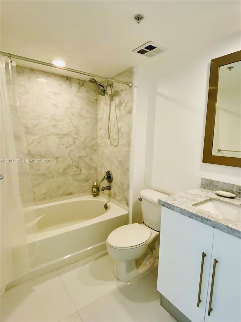 325 S Biscayne Blvd, Unit 717, Miami, FL 33131 Photo