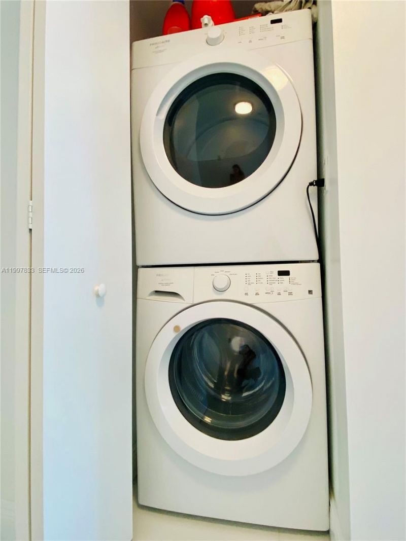 325 S Biscayne Blvd, Unit 717, Miami, FL 33131 Photo