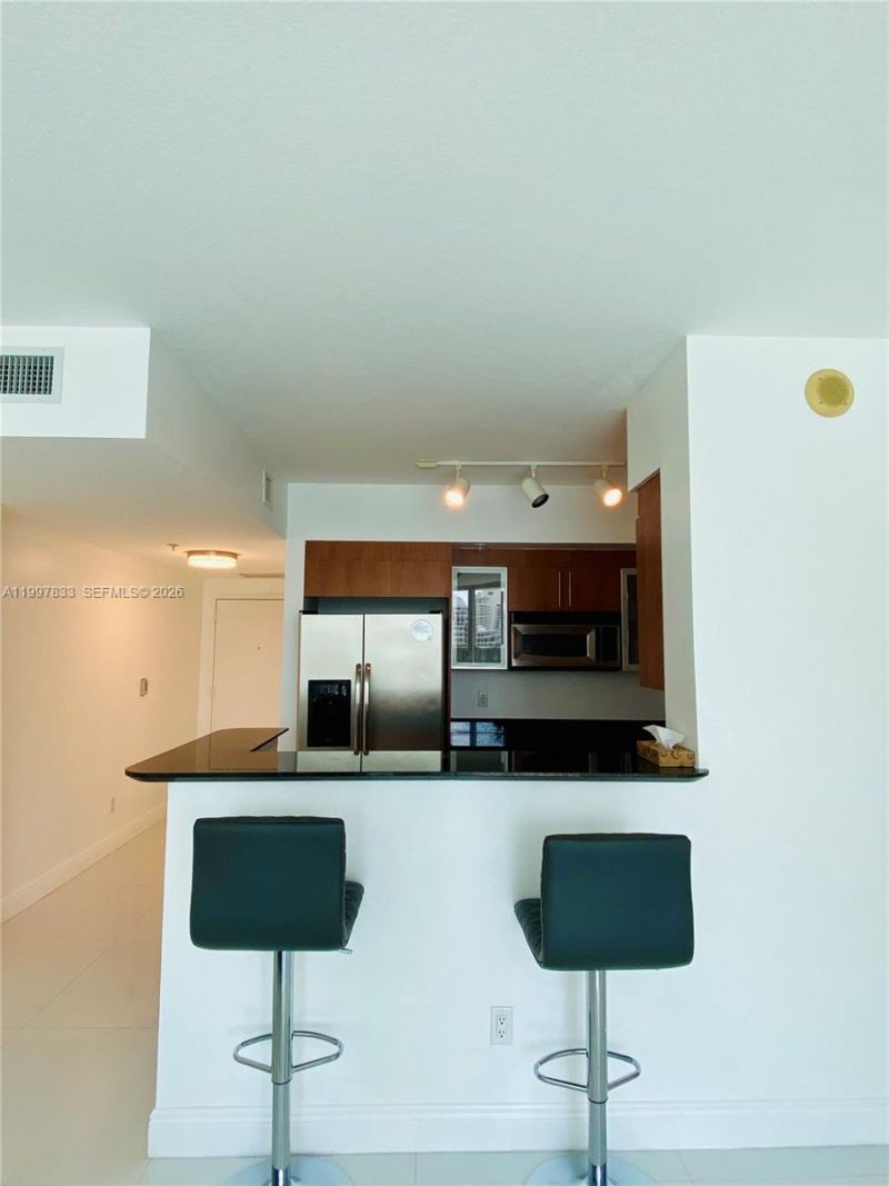 325 S Biscayne Blvd, Unit 717, Miami, FL 33131 Photo