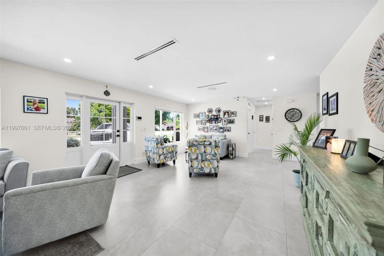 1574 Ricardo, Fort Myers, FL 33901 Photo