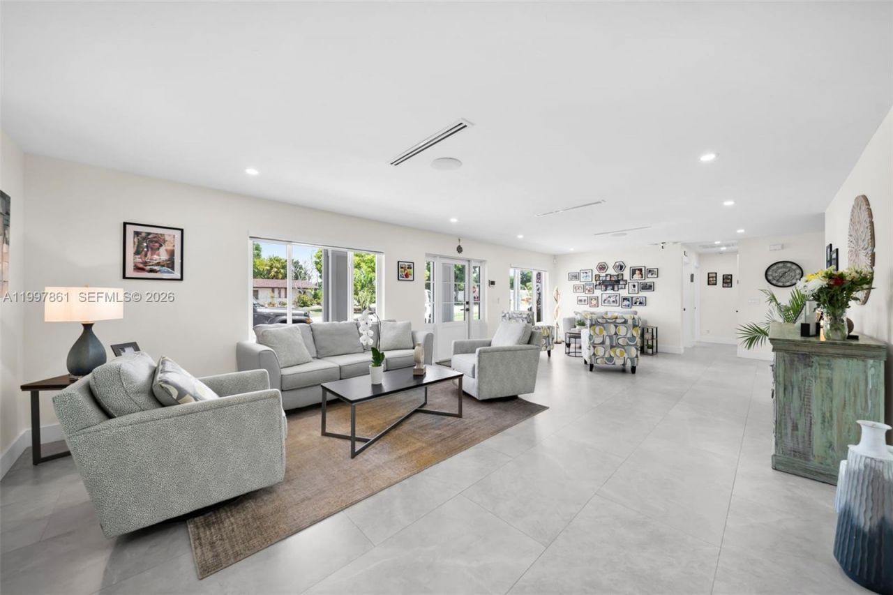 1574 Ricardo, Fort Myers, FL 33901 Photo