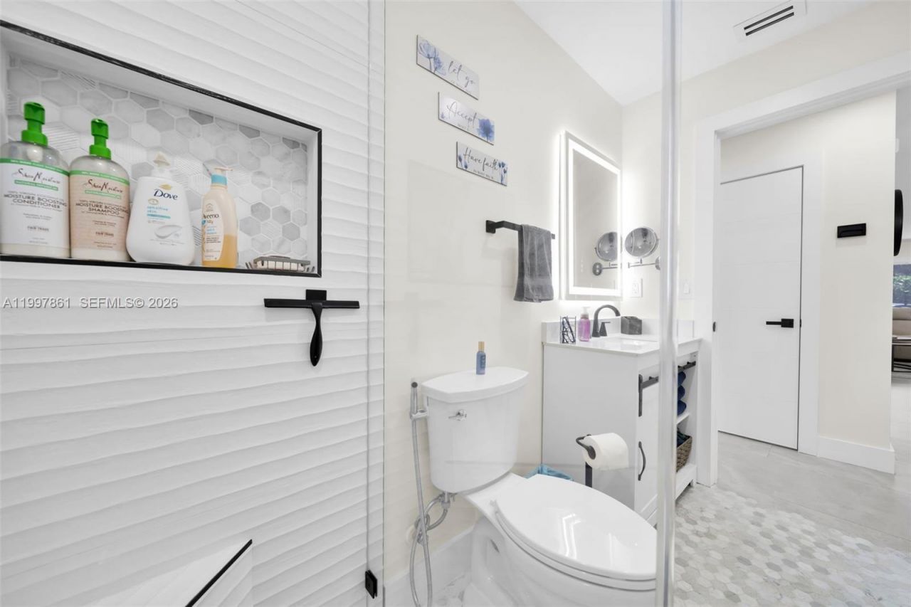 1574 Ricardo, Fort Myers, FL 33901 Photo