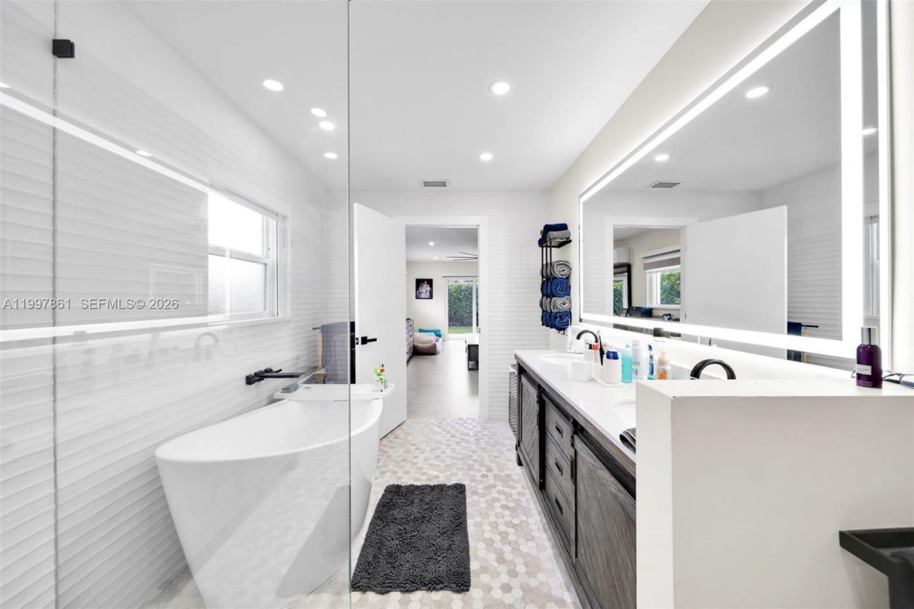 1574 Ricardo, Fort Myers, FL 33901 Photo