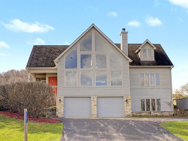 19 Walnut Hill Drive, GALENA, IL 61036