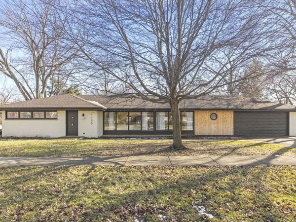 1100 Westmore Meyers Road , Lombard, IL 60148