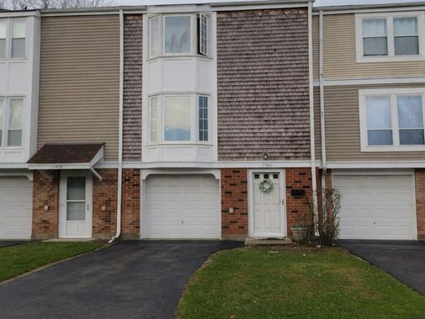 1960 Holbrook Lane , Hoffman Estates, IL 60169