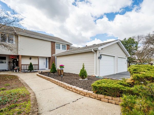 30W447 Fairway Drive, Naperville, IL 60563