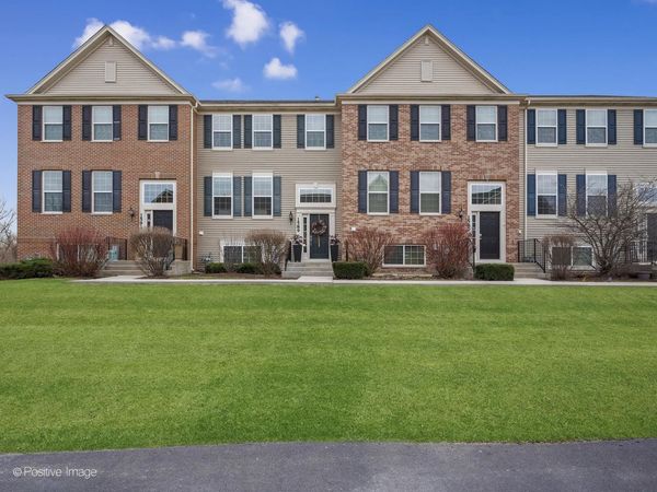 1589 Deer Pointe Drive , South Elgin, IL 60177