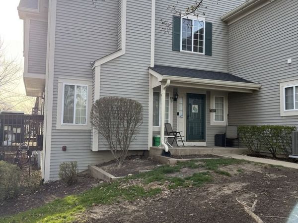 19 Windsor Circle , Unit B, South Elgin, IL 60177