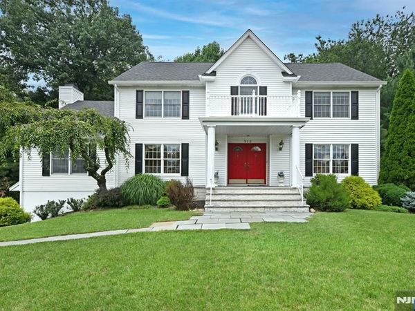 513 Lydia Lane, WYCKOFF, NJ 07481