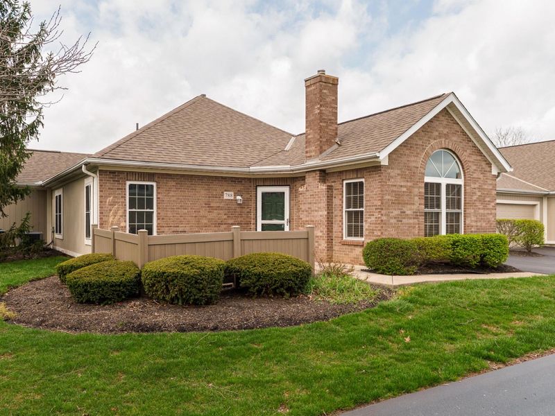 788 Windward Way, Unit 21, Columbus, OH 43230 Photo 1
