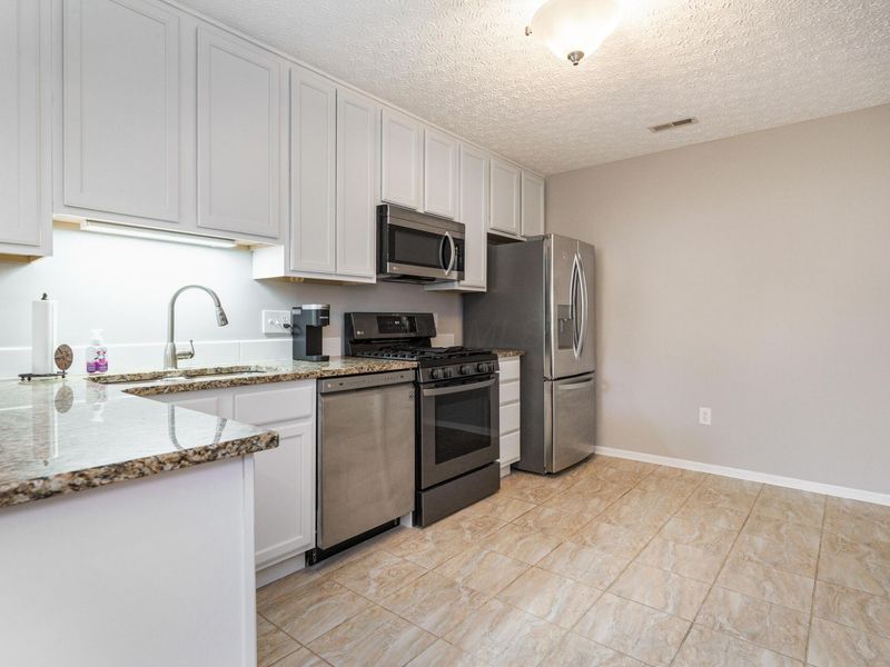 788 Windward Way, Unit 21, Columbus, OH 43230 Photo 10